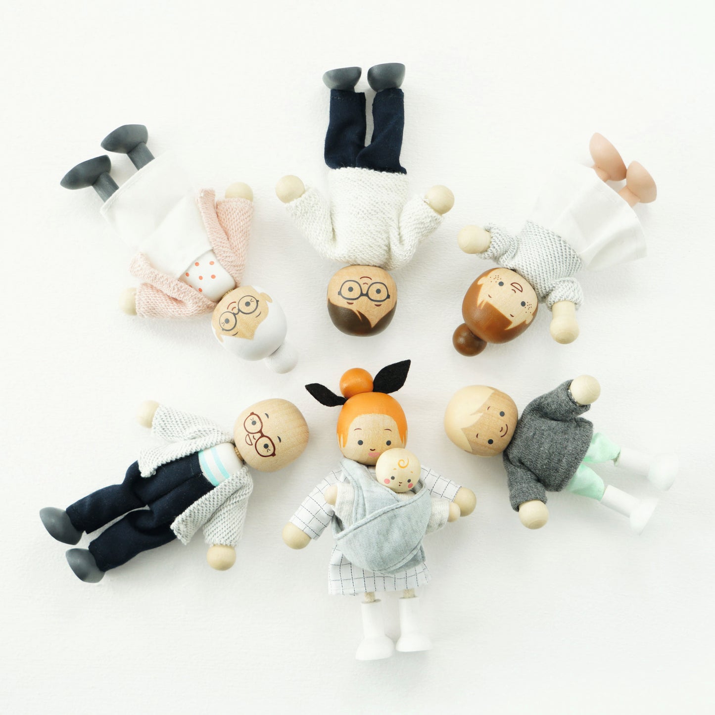 Le Toy Van Biegepüppchen für das Puppenhaus Meine Familie-neues Design