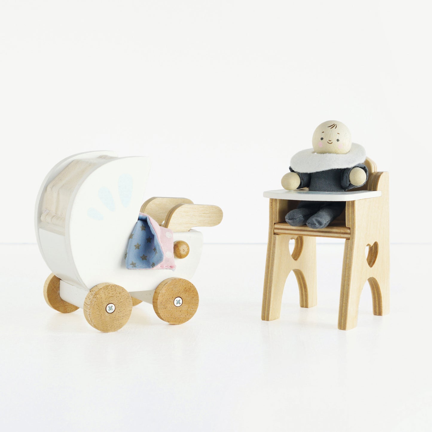 Le Toy Van Kleinkind mit Ausstattung für das Puppenhaus