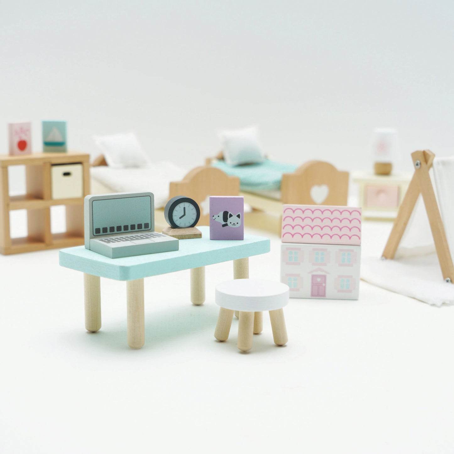 Le Toy Van Puppenhausmöbel - Daisylane Kinderzimmer (neues Design)