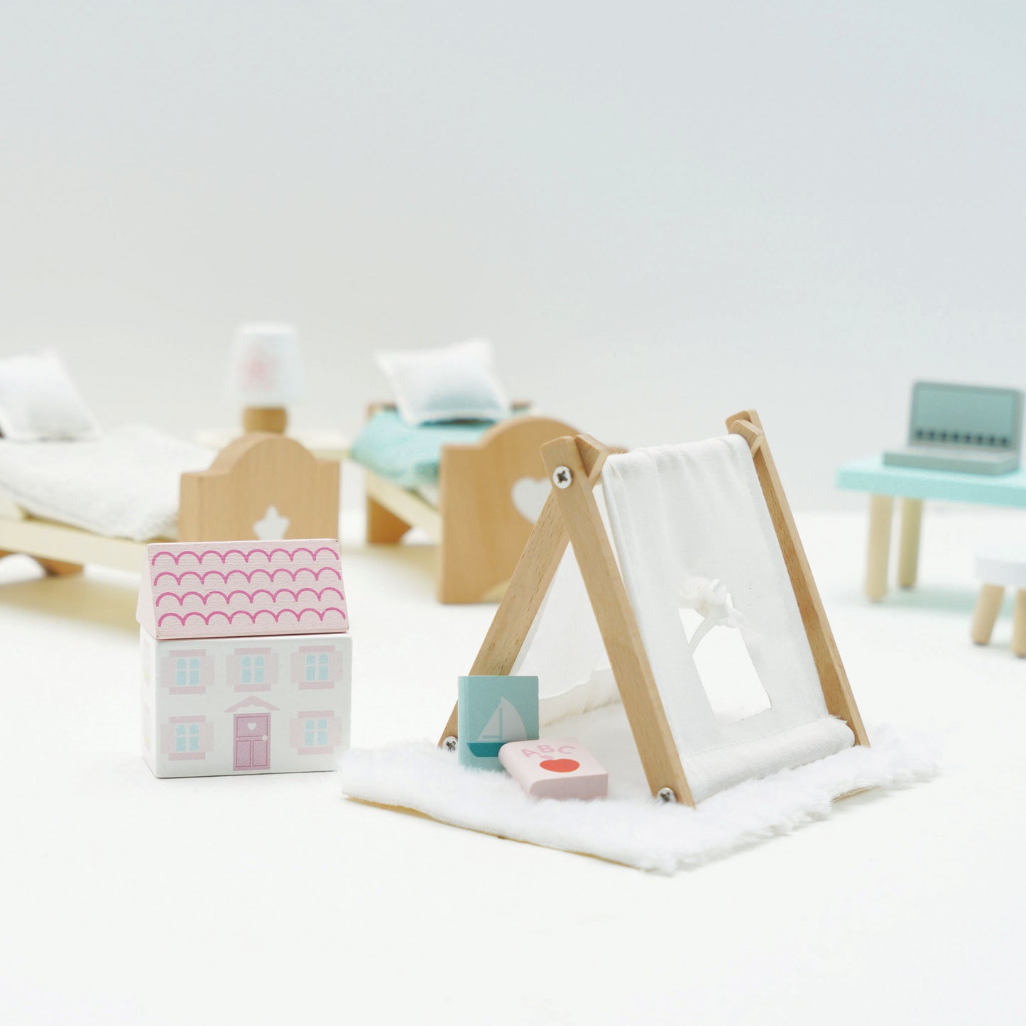 Le Toy Van Puppenhausmöbel - Daisylane Kinderzimmer (neues Design)